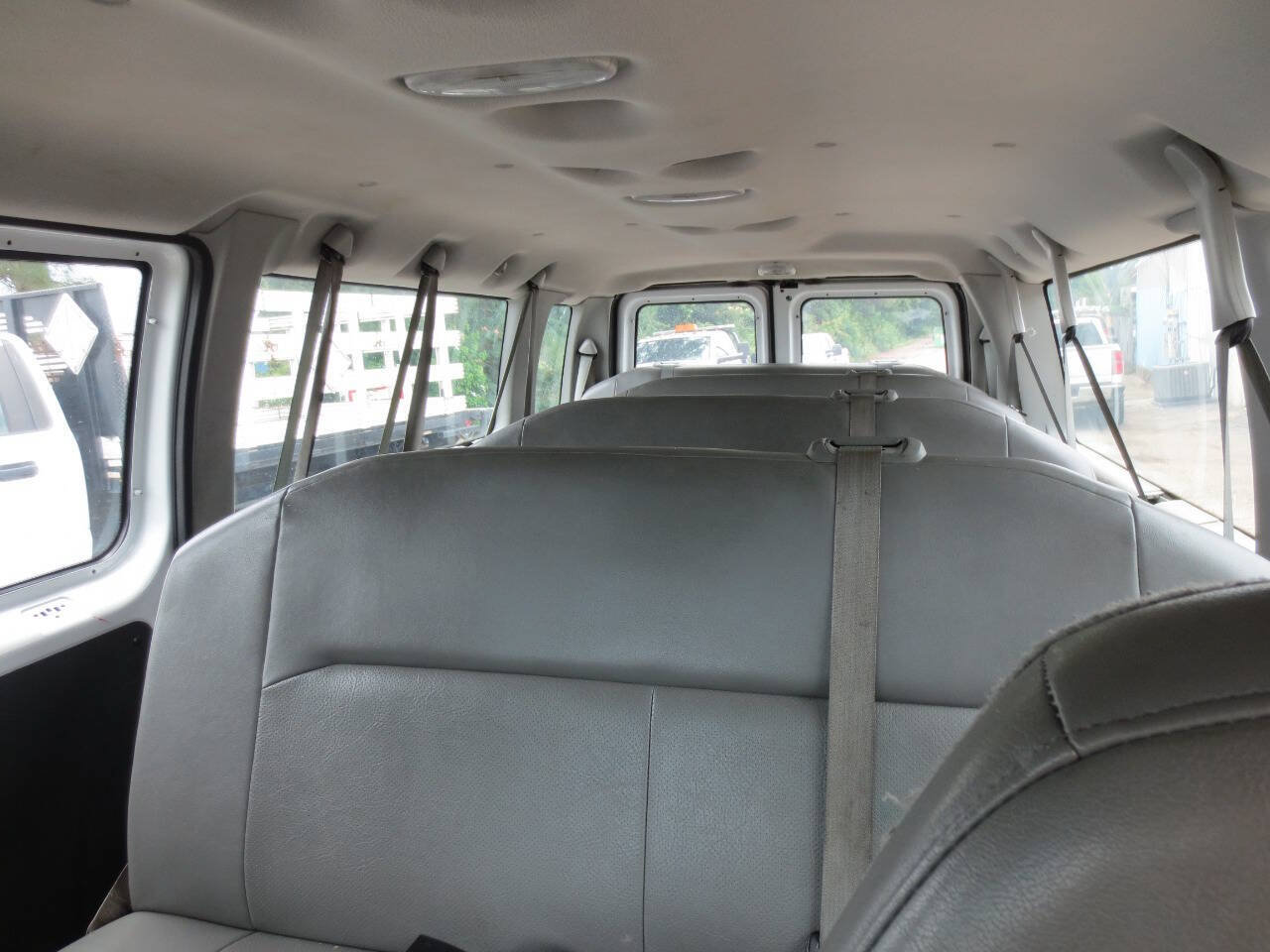Used 2008 Ford E-350 and Econoline 350 XL RWD image 12