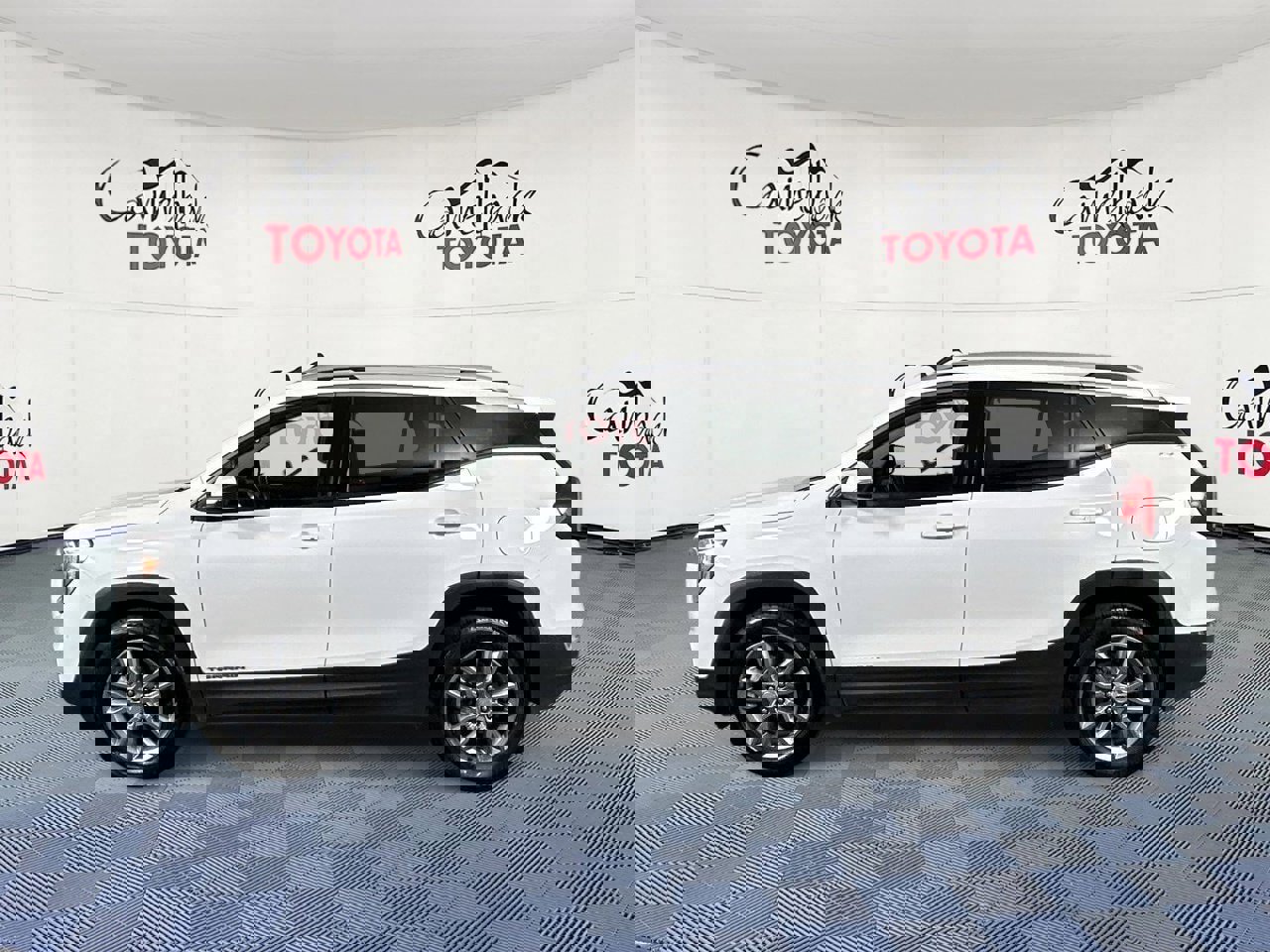 Used 2024 GMC Terrain SLT image 4