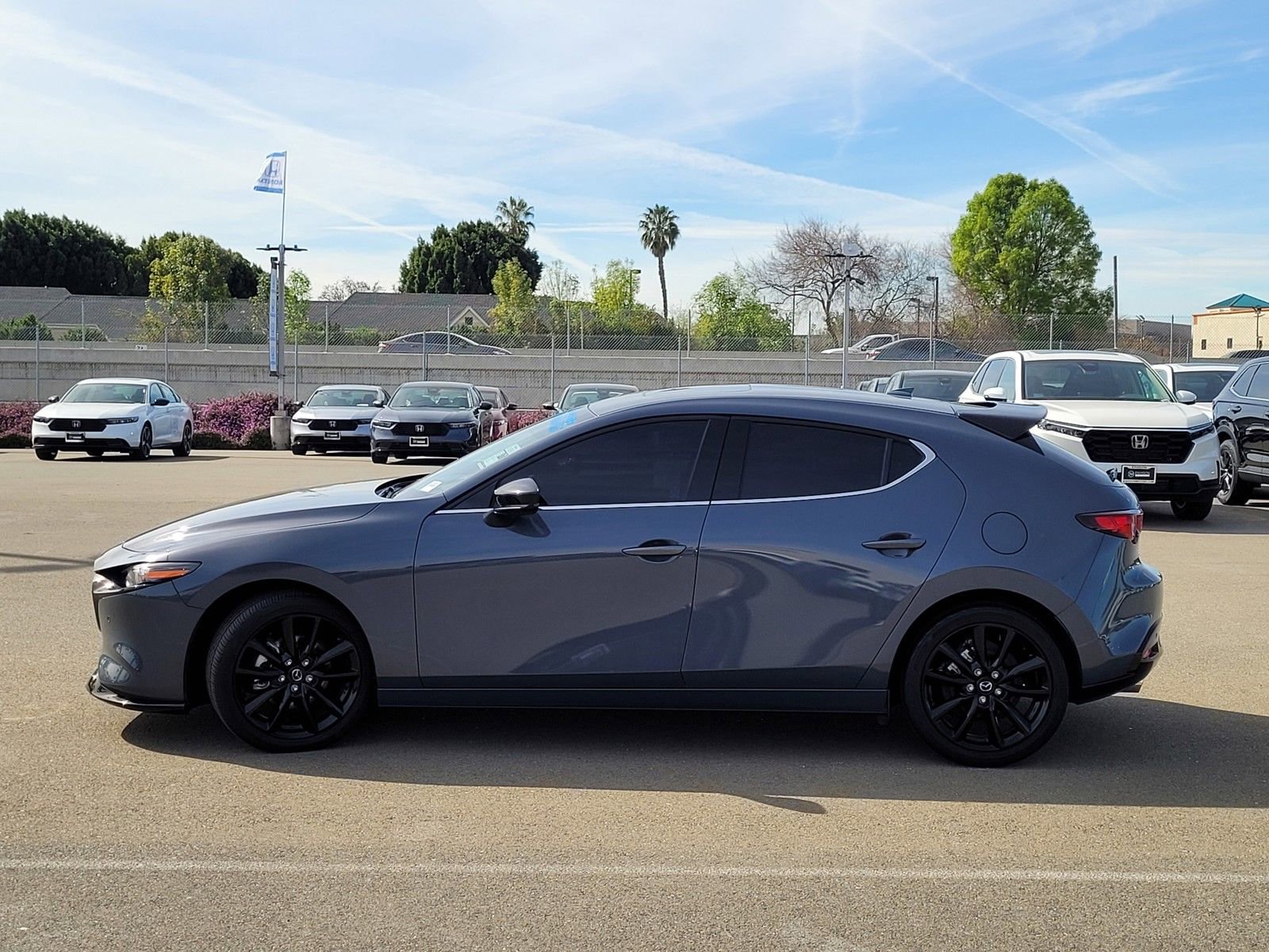 Used 2024 MAZDA MAZDA3 Hatchback w/Premium Plus Pkg image 8