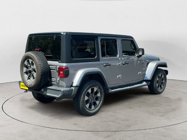Used 2018 Jeep Wrangler Unlimited Sahara AWD/4WD image 5