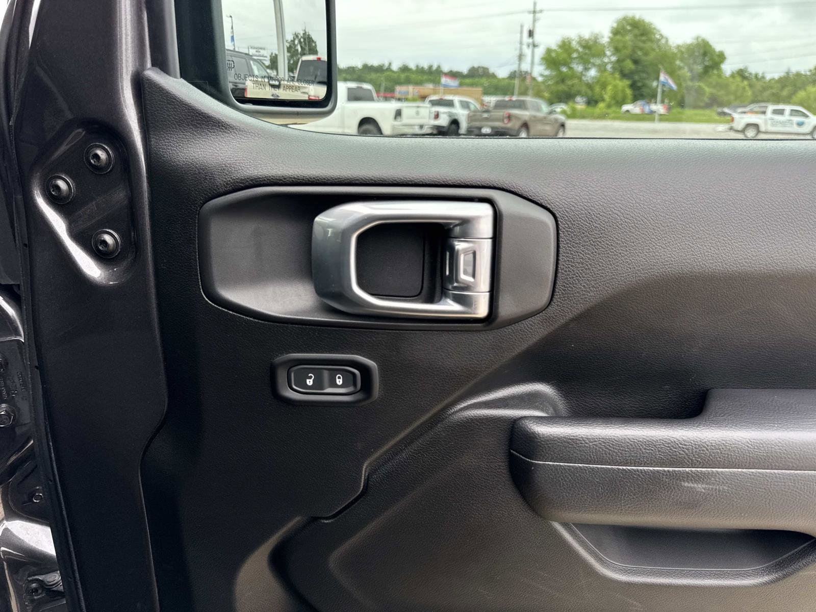 Used 2024 Jeep Wrangler Unlimited Sport AWD/4WD image 14