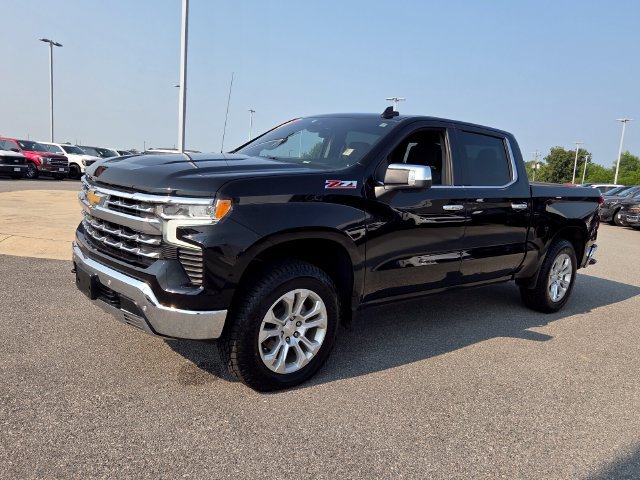 Used 2022 Chevrolet Silverado 1500 LTZ AWD/4WD image 3