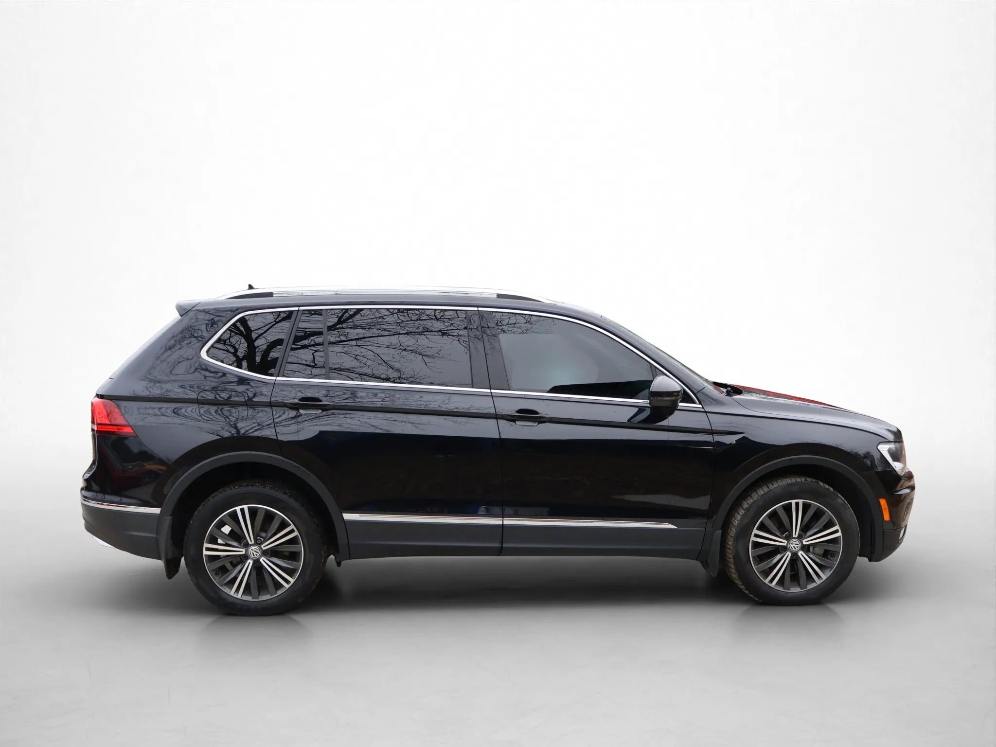 Used 2019 Volkswagen Tiguan SE image 6