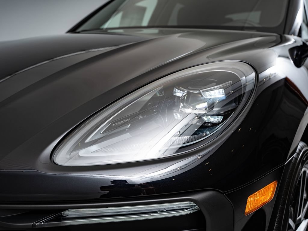 New 2026 Porsche Macan AWD/4WD image 15