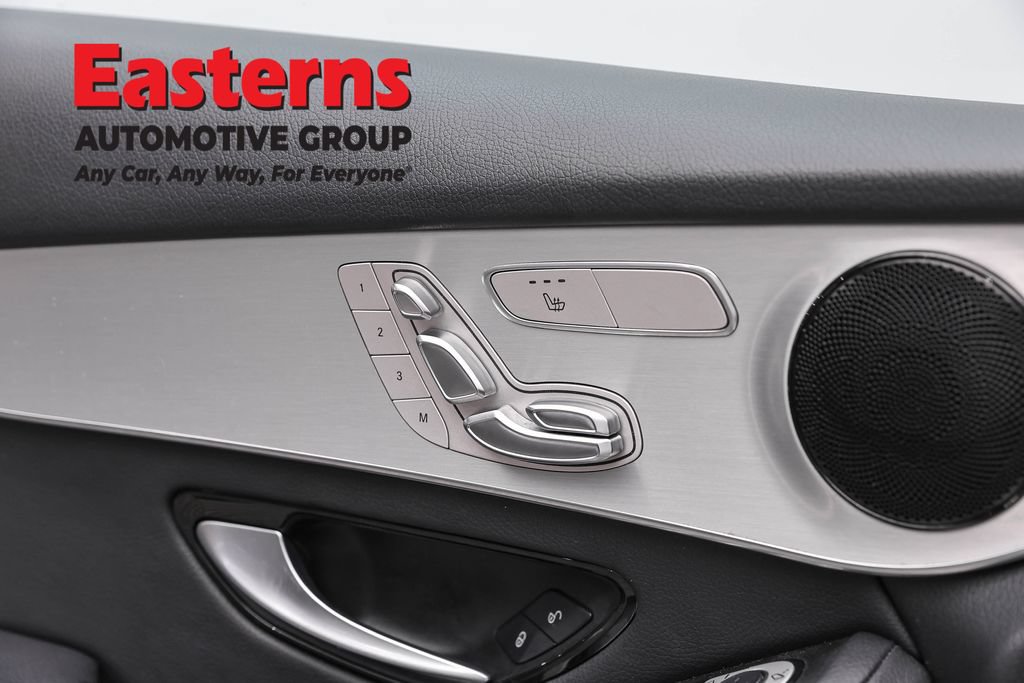 Used 2019 Mercedes-Benz GLC 300 4MATIC w/ Premium Package image 21