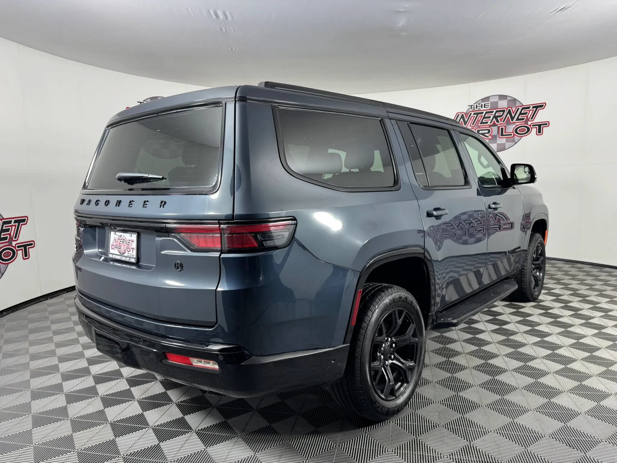 Used 2024 Jeep Wagoneer Series II w/ Convenience Group I AWD/4WD image 7