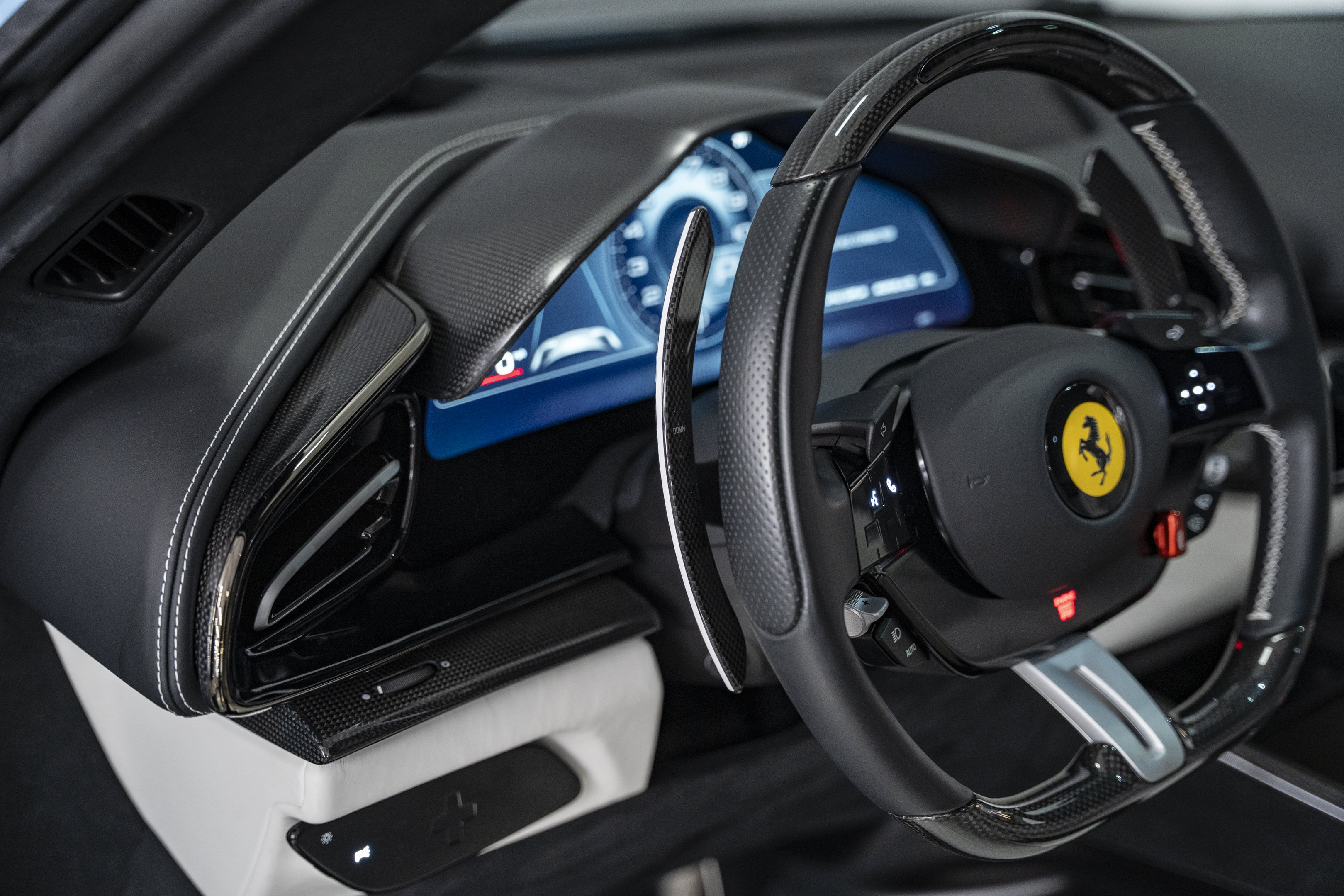 Used 2025 Ferrari Purosangue AWD/4WD image 44