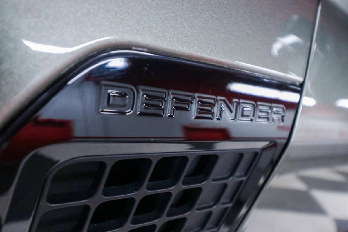Used 2020 Land Rover Defender 110 SE image 40