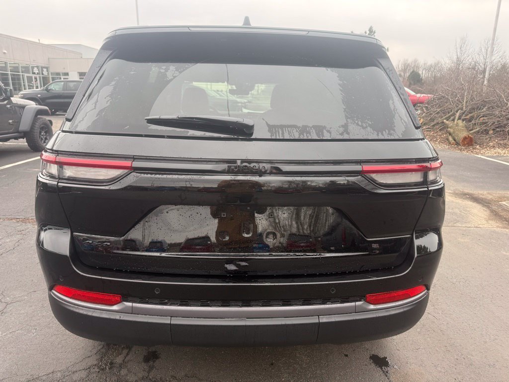 New 2026 Jeep Grand Cherokee Altitude AWD/4WD image 5