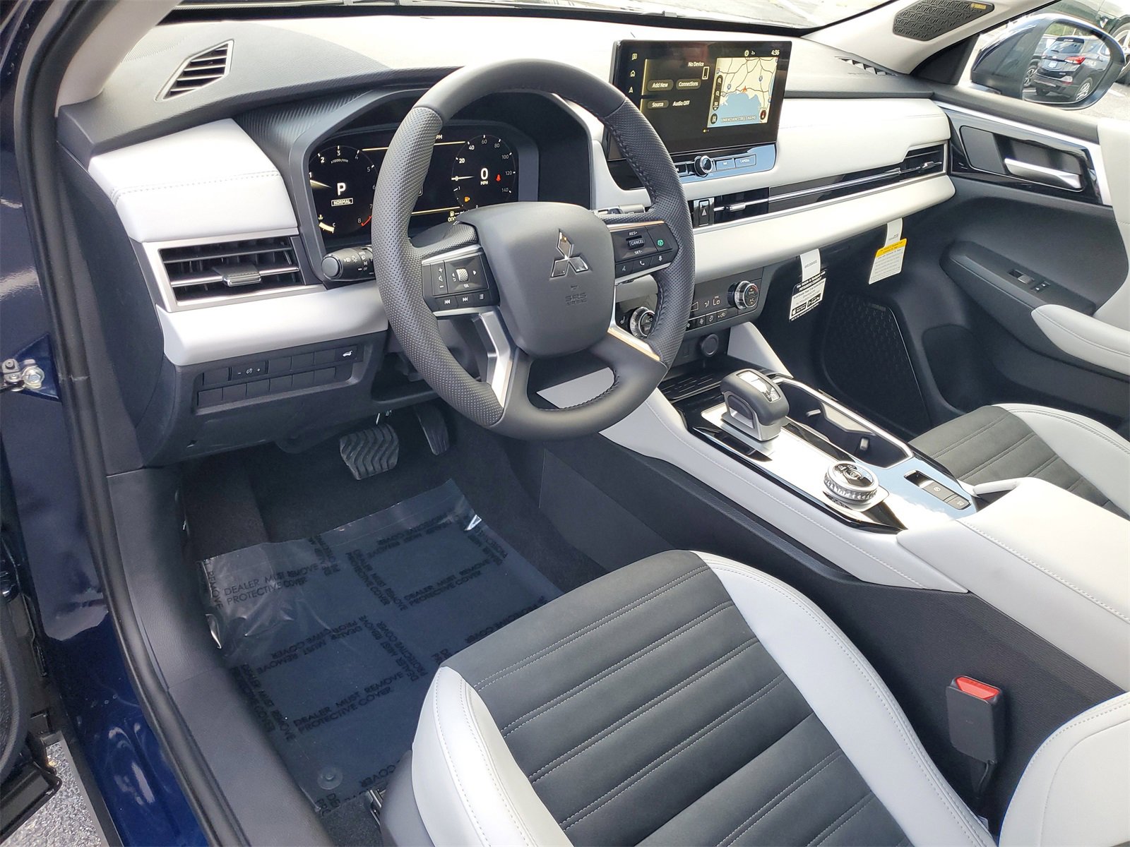 New 2025 Mitsubishi Outlander SE image 6