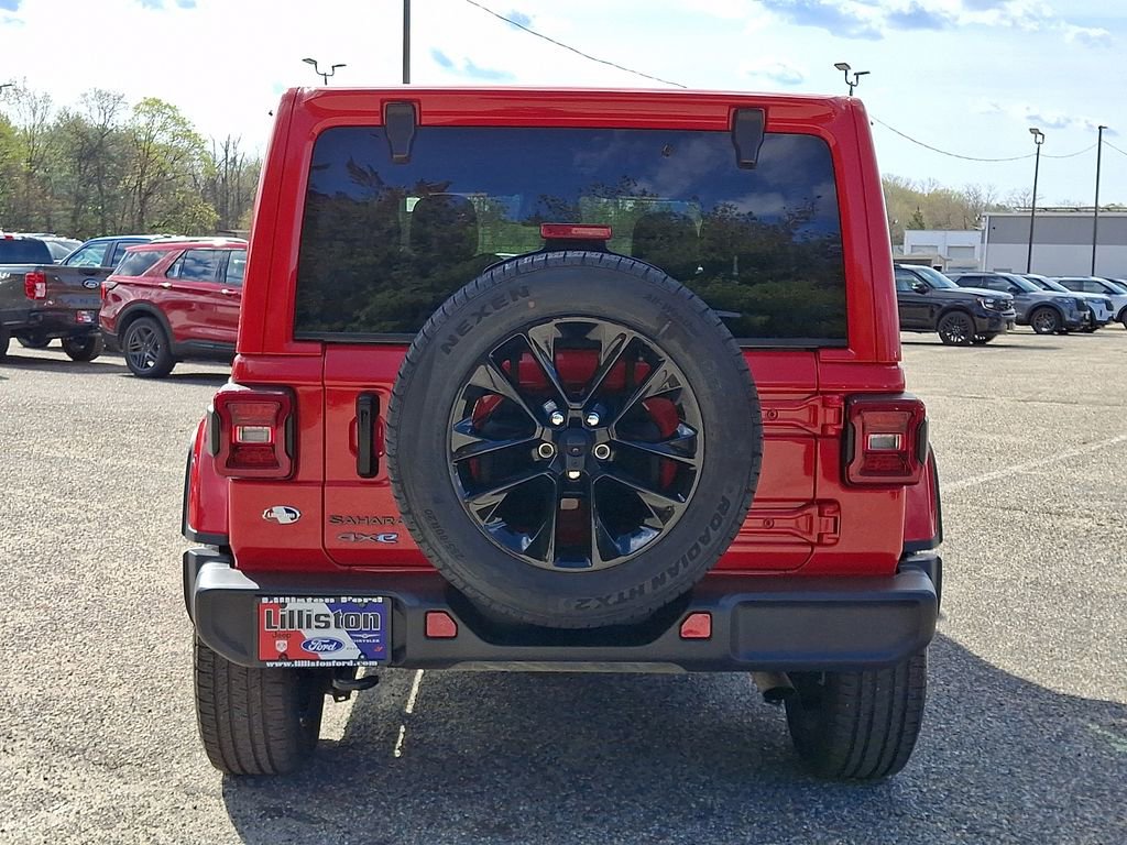 Used 2025 Jeep Wrangler Unlimited Sahara image 4