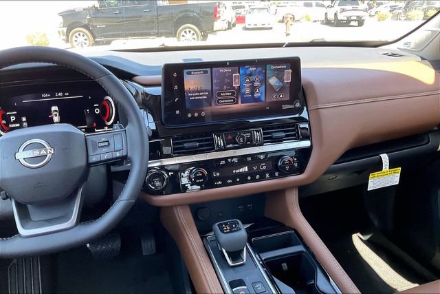 New 2026 Nissan Pathfinder Platinum FWD image 4