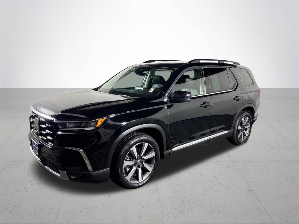 Certified 2023 Honda Pilot Touring image 2