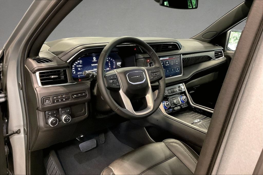 Used 2024 GMC Yukon Denali AWD/4WD image 18