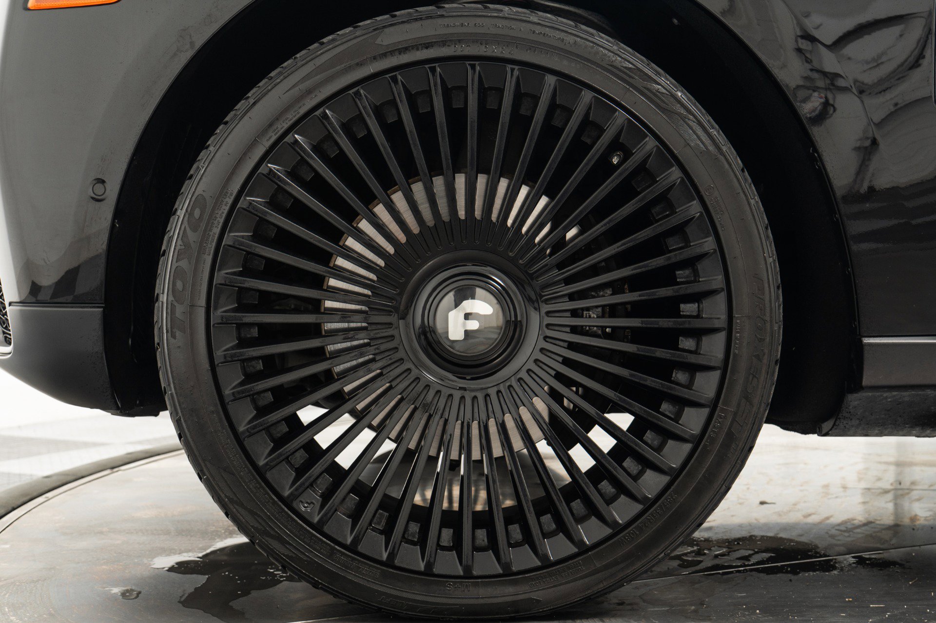 Used 2022 Rolls-Royce Cullinan image 10