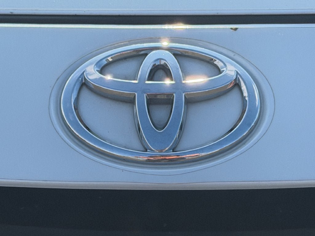 Used 2022 Toyota Corolla XSE FWD image 34