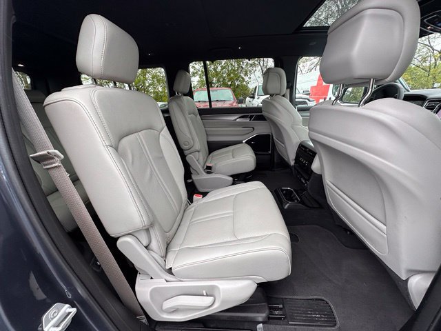 Used 2025 Jeep Wagoneer Series III w/ Premium Group I AWD/4WD image 33