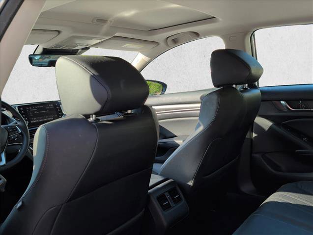Used 2018 Honda Accord Touring image 16