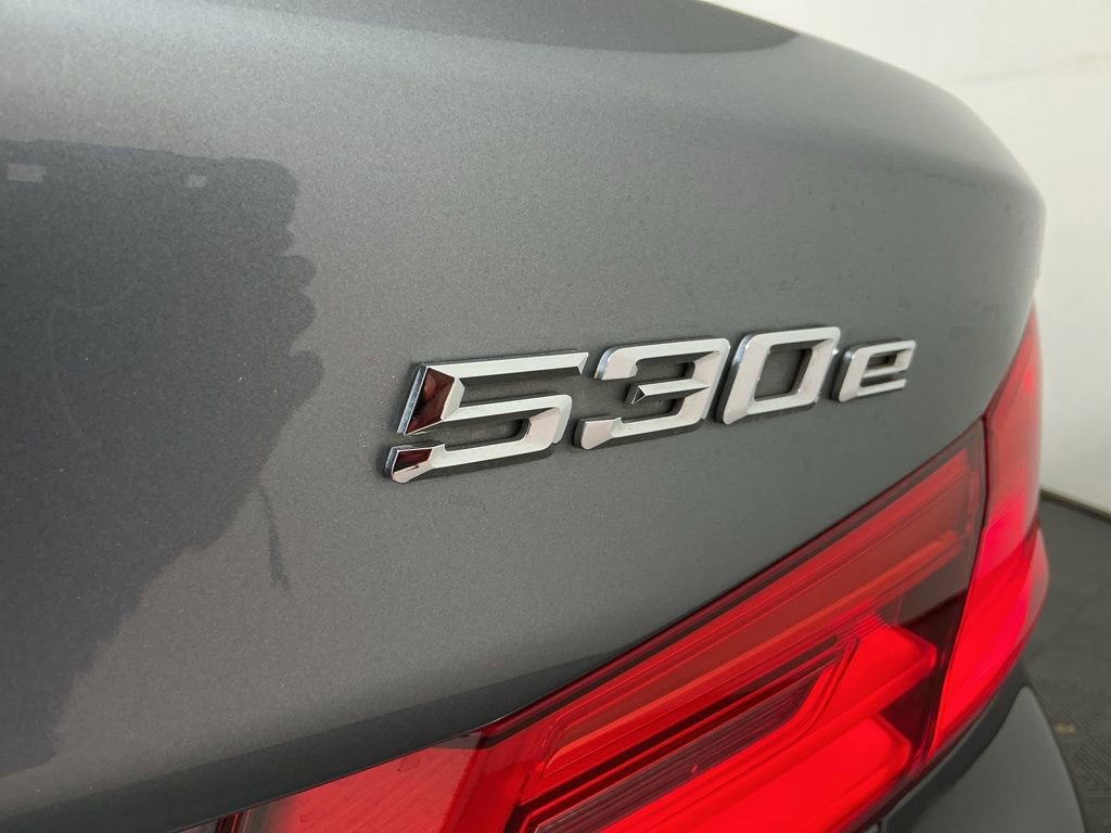 Used 2018 BMW 530e w/ Premium Package 2 image 31