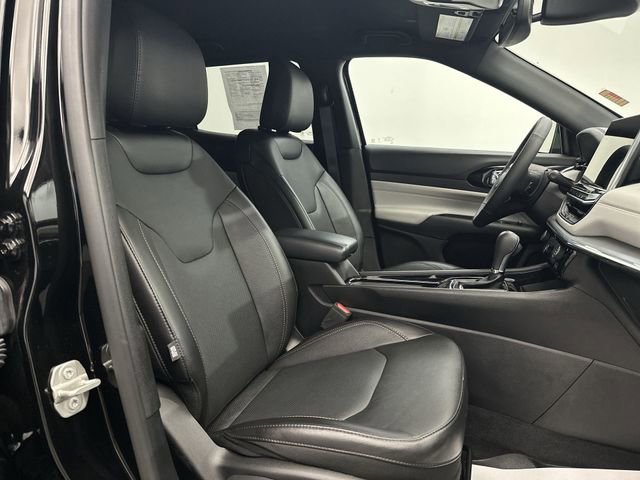 Used 2023 Jeep Compass Limited image 28