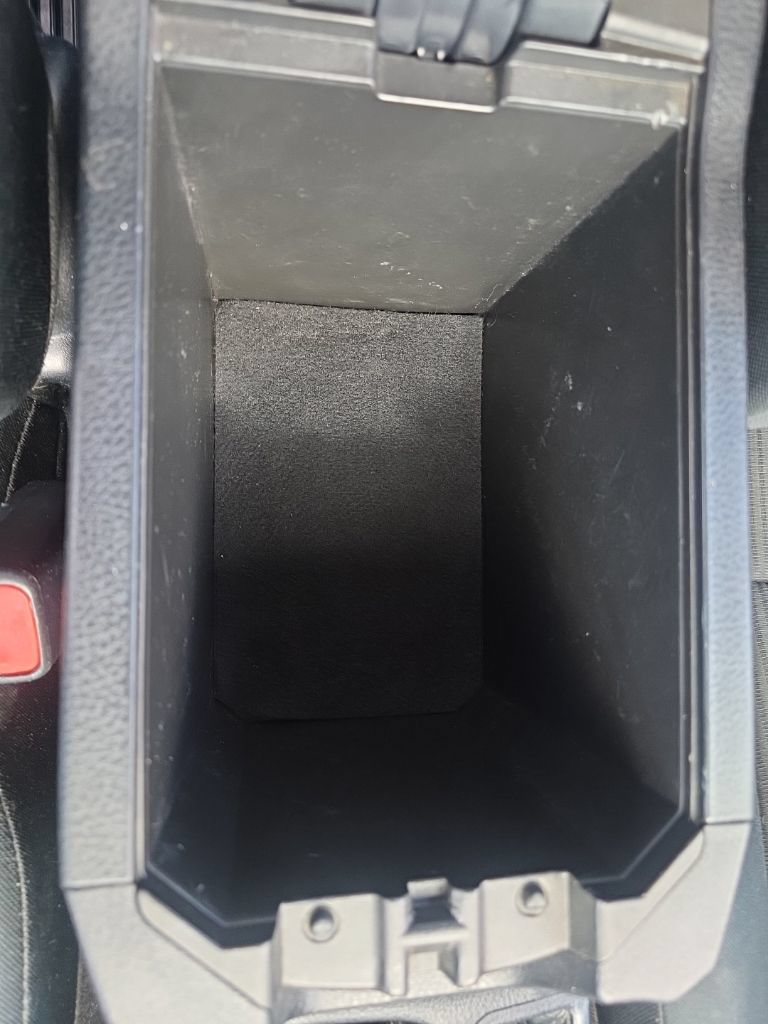 Used 2018 Toyota RAV4 LE w/ All Weather Liner Package FWD image 39