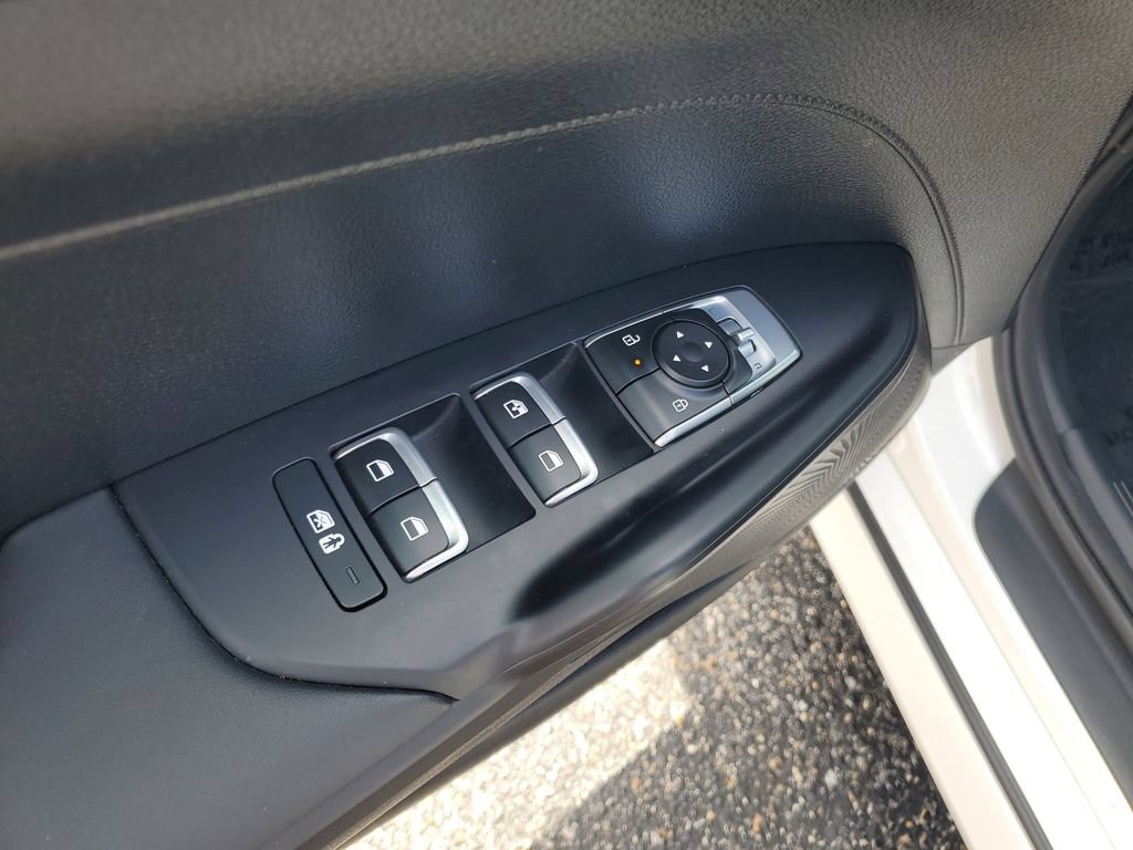 Used 2025 Kia K5 LXS FWD image 9
