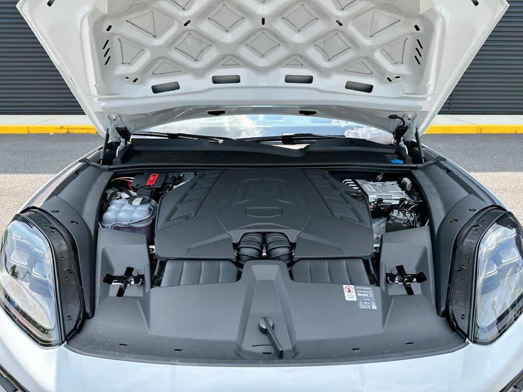 New 2026 Porsche Cayenne S AWD/4WD image 33