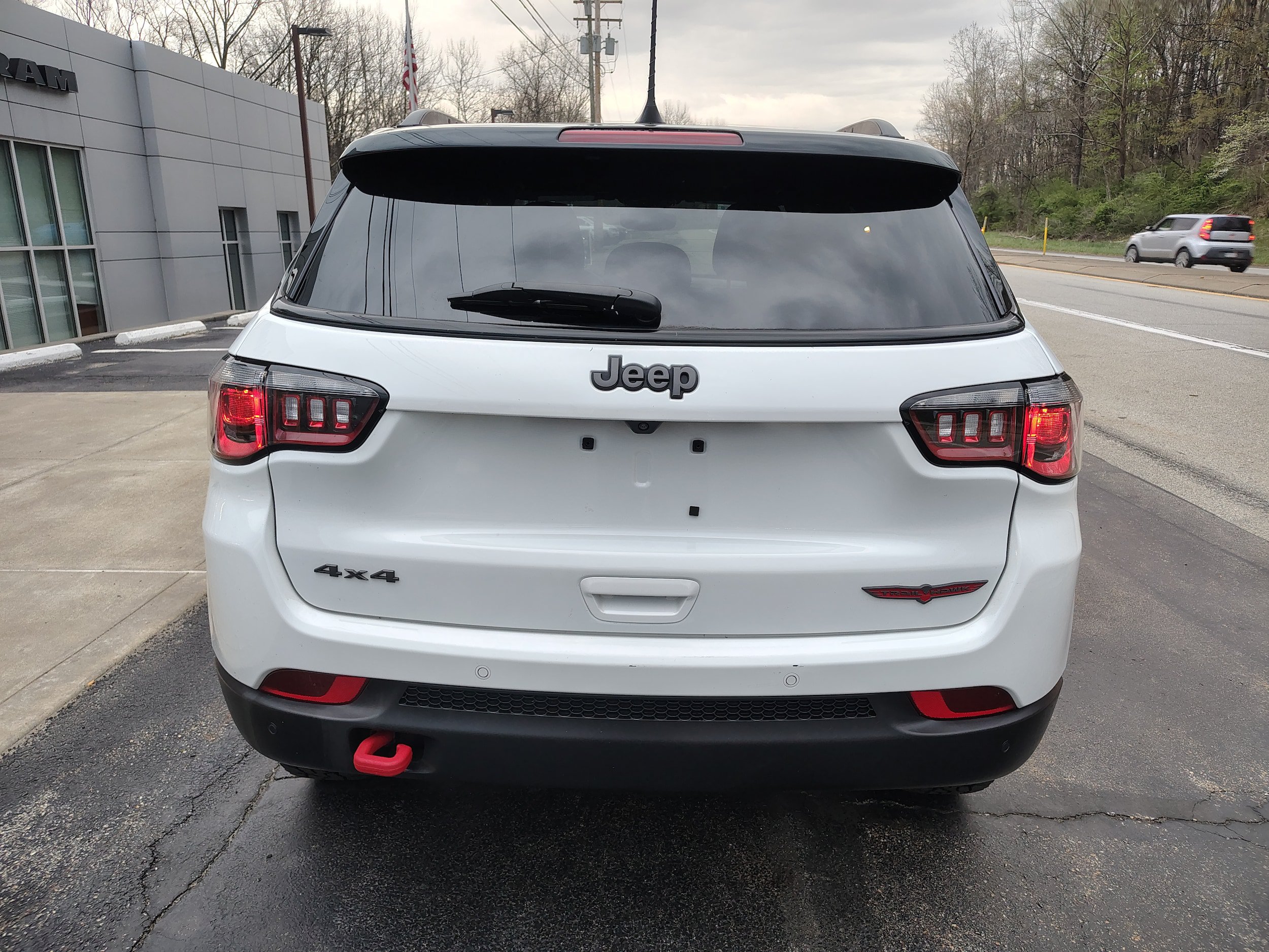 Certified 2025 Jeep Compass Trailhawk AWD/4WD image 8