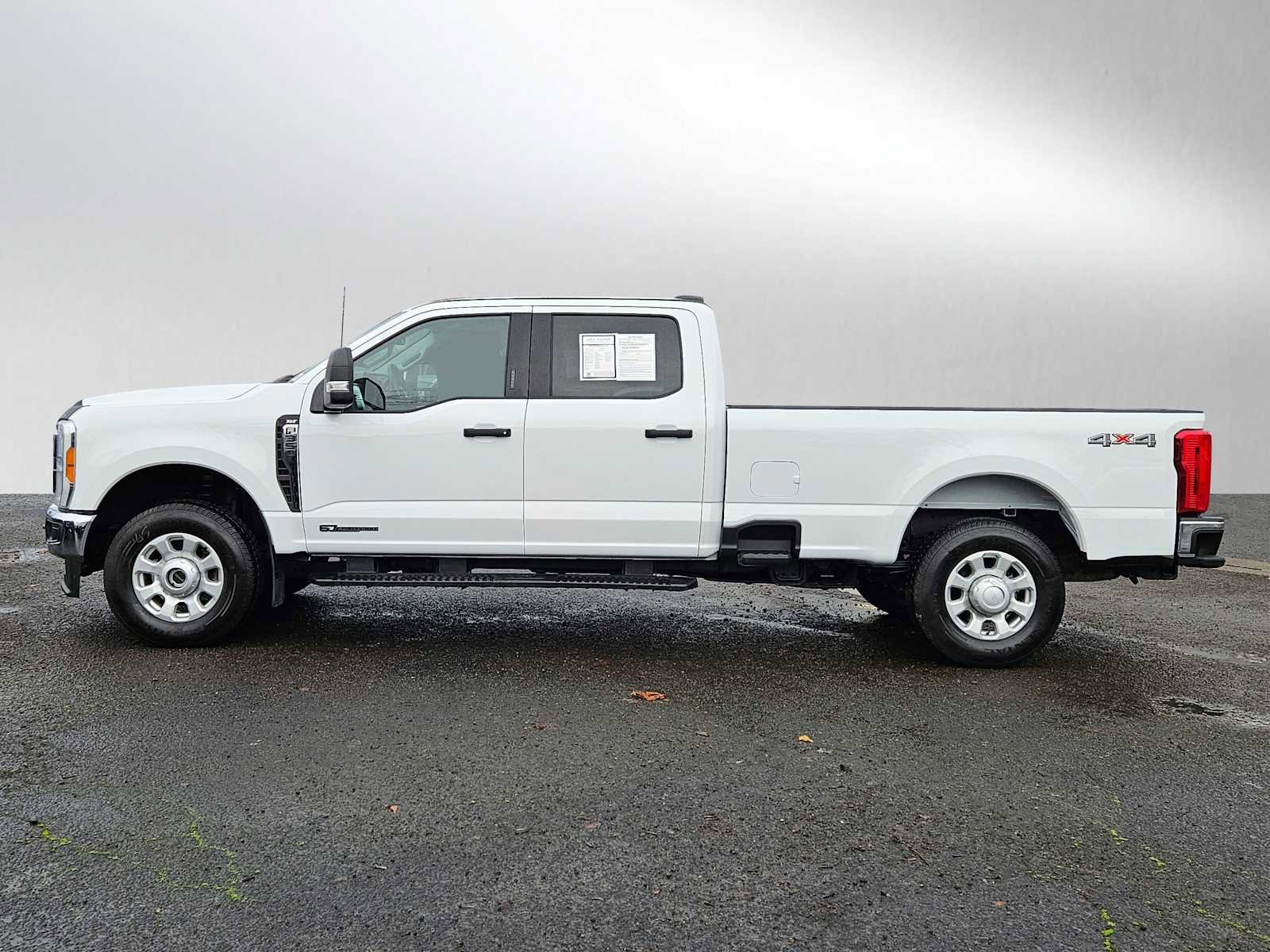 Used 2023 Ford F350 XLT w/ FX4 Off-Road Package image 6