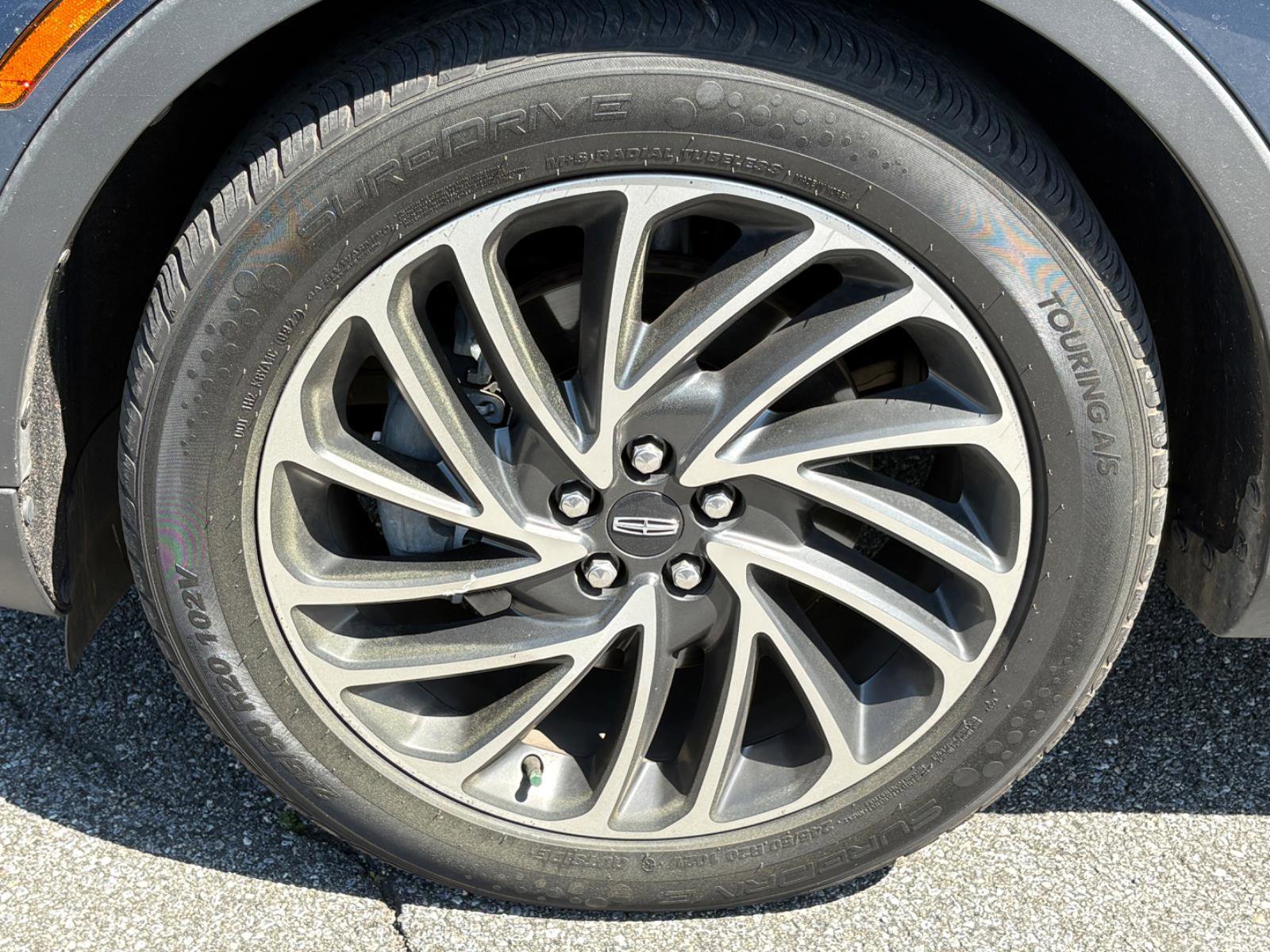 Used 2019 Lincoln Nautilus Reserve image 10