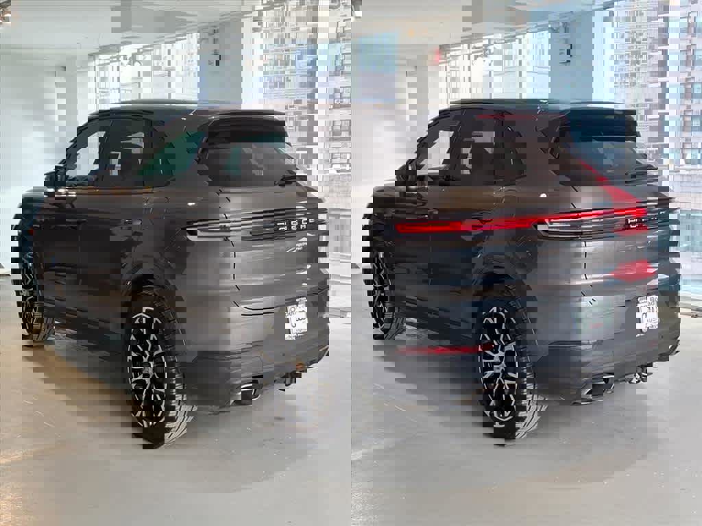 Used 2025 Porsche Cayenne E-Hybrid image 6