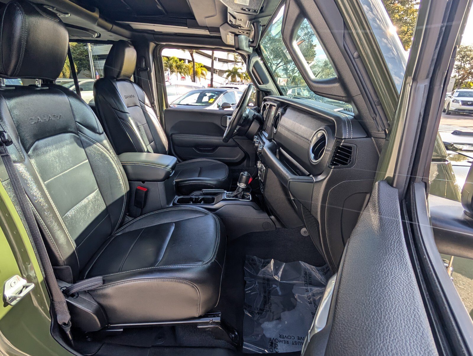 Used 2023 Jeep Wrangler Sahara w/ Cold Weather Group image 22