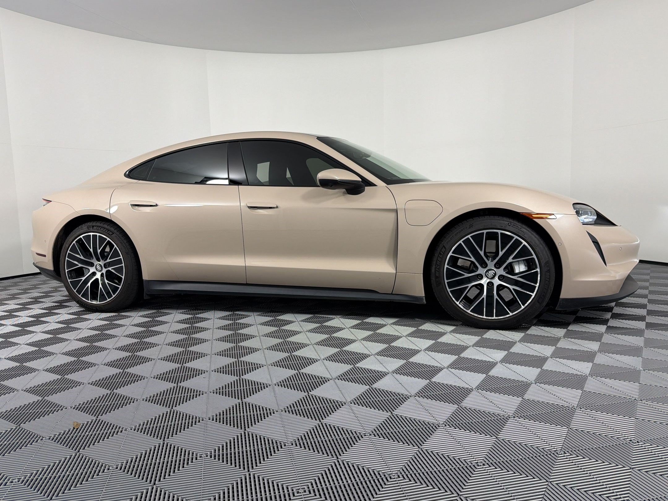 Certified 2023 Porsche Taycan RWD image 8