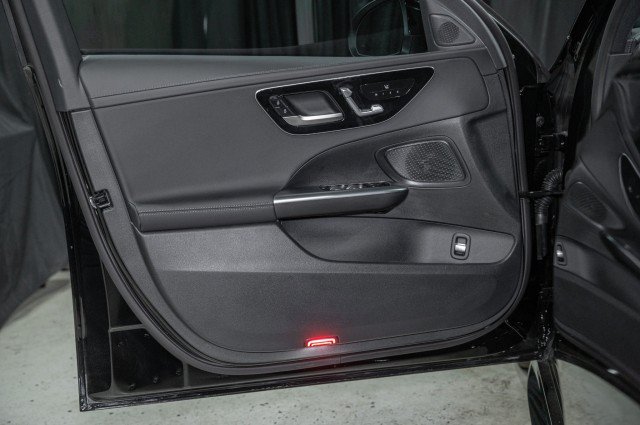 Certified 2026 Mercedes-Benz C 300 4MATIC Sedan image 10