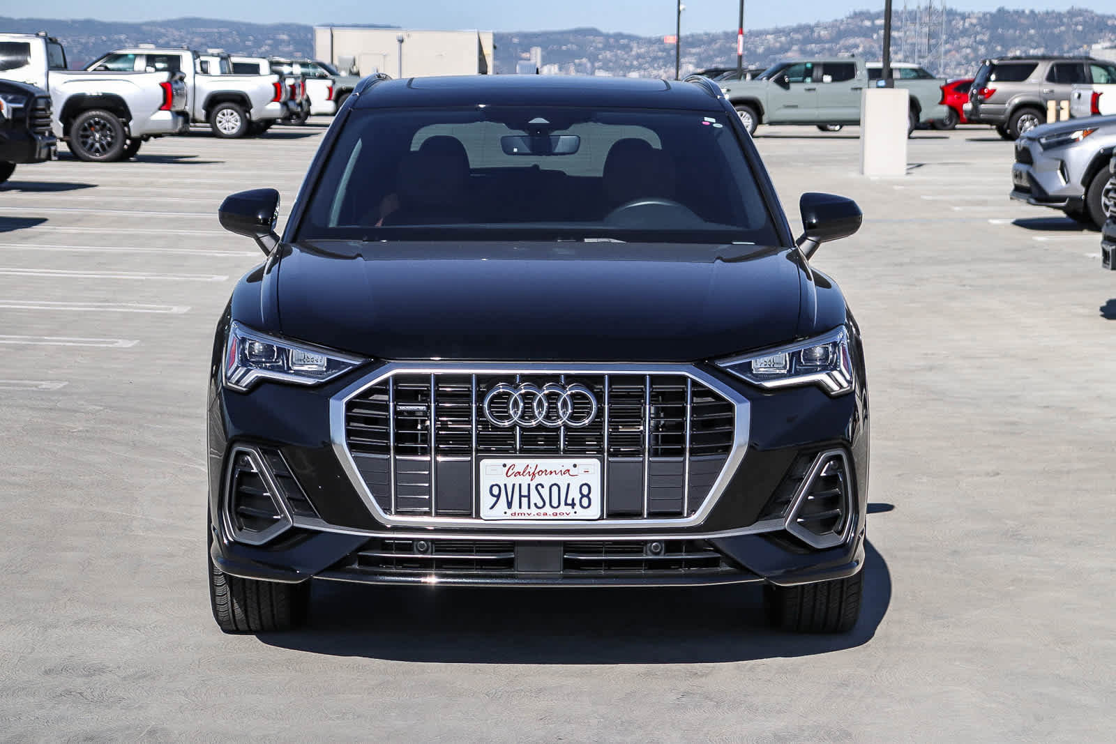 Used 2025 Audi Q3 2.0T Premium w/ Convenience Package image 2