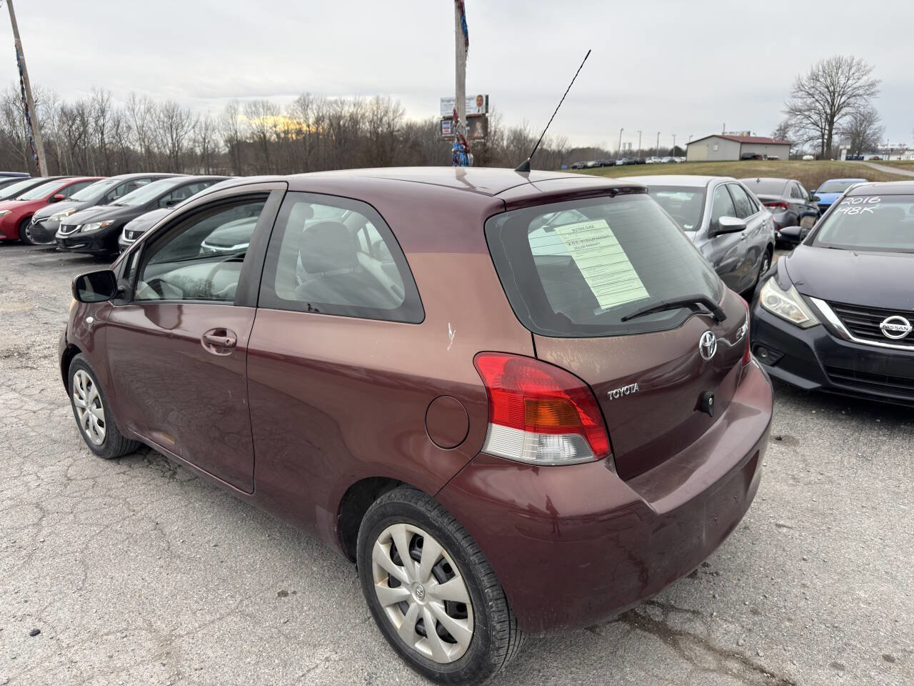 Used 2010 Toyota Yaris 2-Door Hatchback FWD image 8