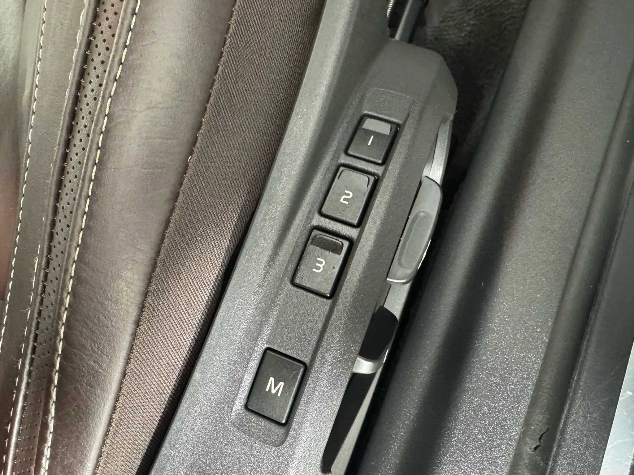 Used 2013 Volvo C70 T5 image 31