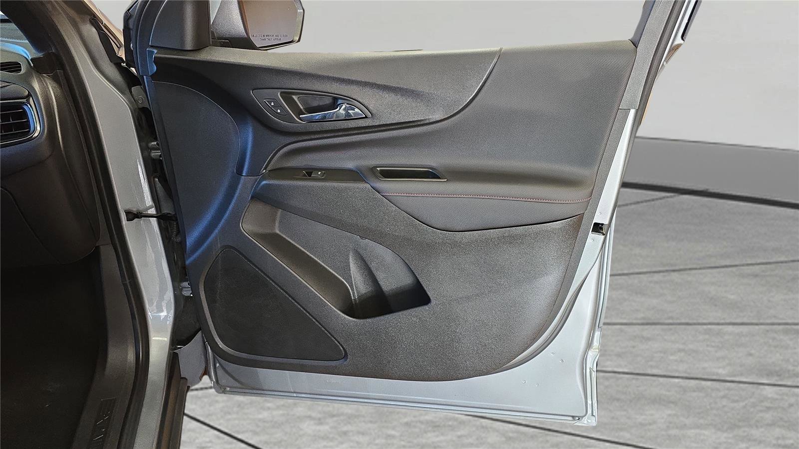 Used 2024 Chevrolet Equinox RS image 27