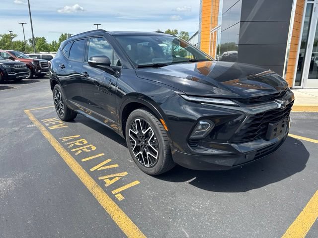 Used 2023 Chevrolet Blazer RS AWD/4WD image 2
