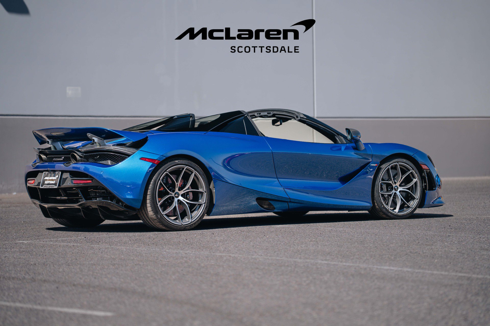 Used 2022 McLaren 720S Luxury RWD image 7