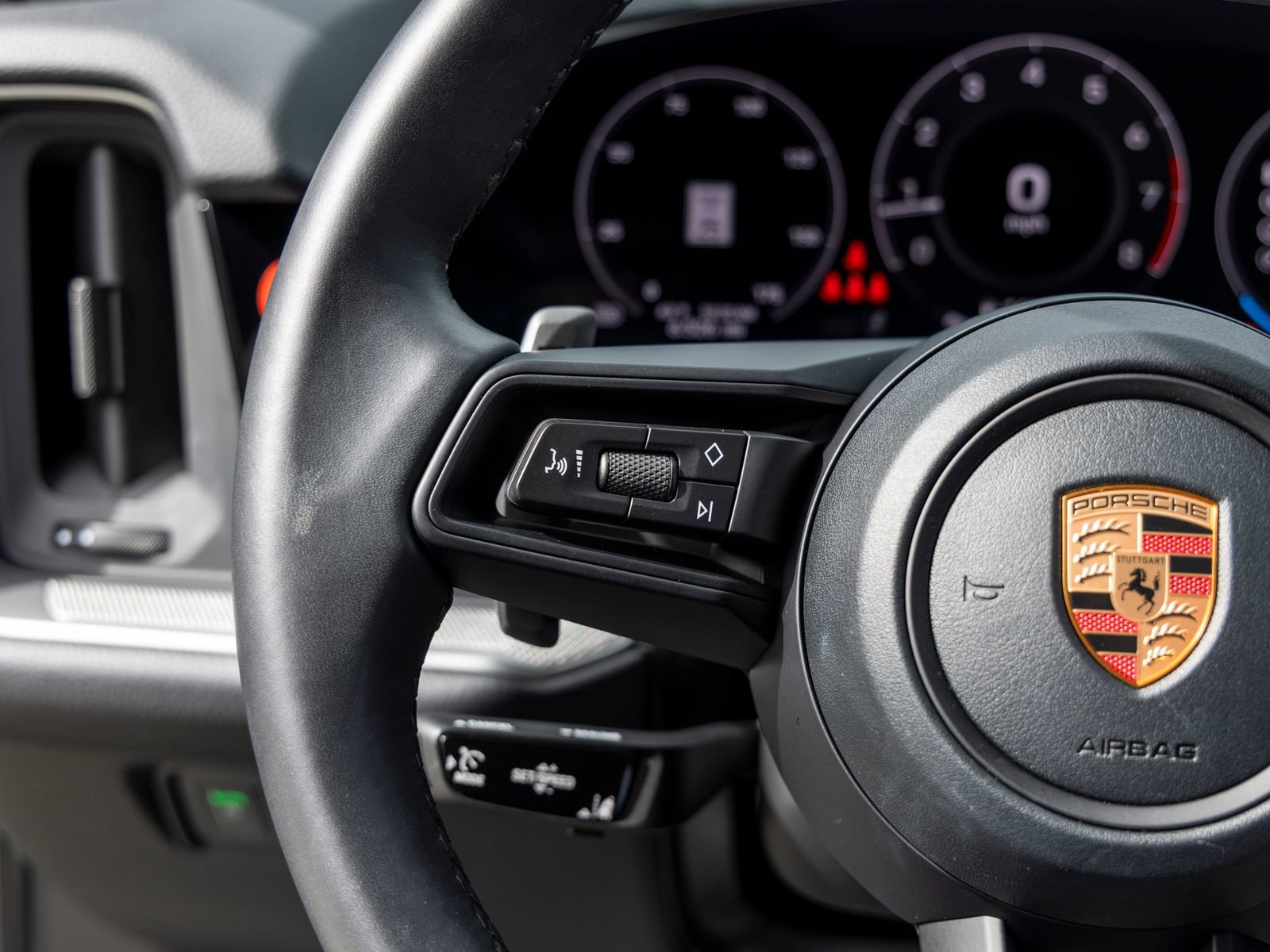 Certified 2026 Porsche Cayenne AWD/4WD image 37