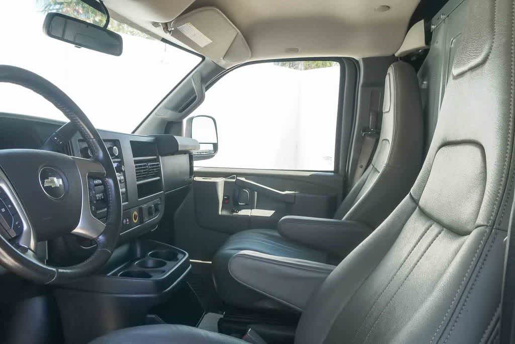 Used 2018 Chevrolet Express 2500 w/ Driver Convenience Package image 14