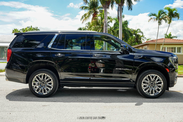 Used 2023 GMC Yukon Denali Ultimate AWD/4WD image 9