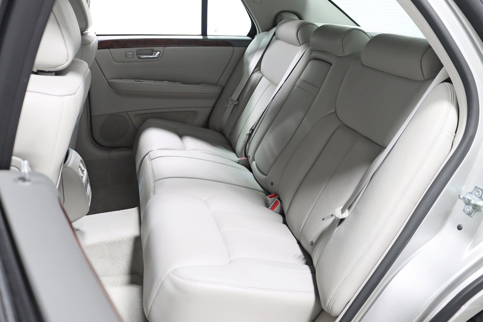 Used 2006 Cadillac DTS image 22