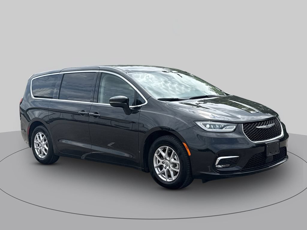 Used 2024 Chrysler Pacifica Touring-L