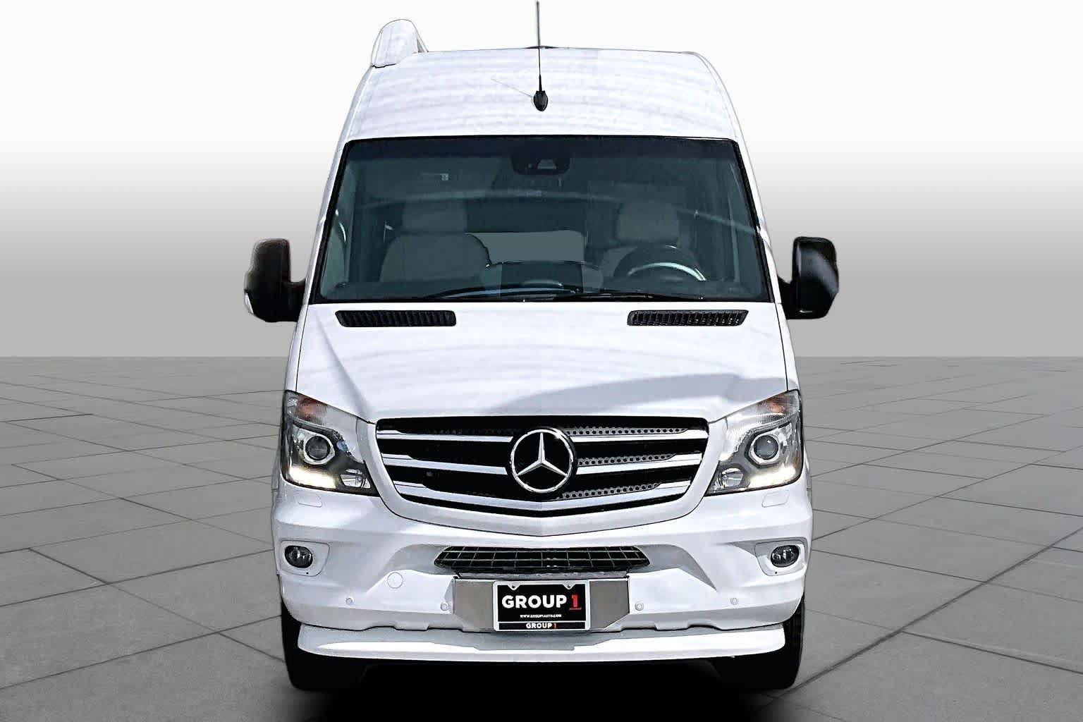 Used 2017 Mercedes-Benz Sprinter 3500 image 4