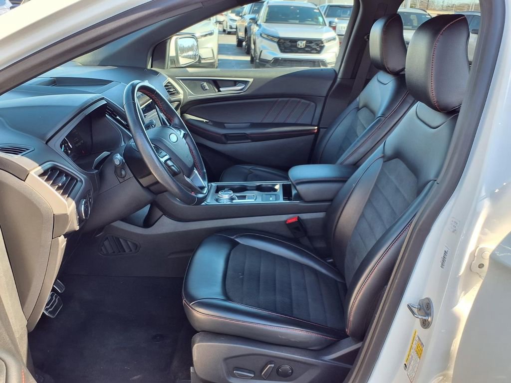 Used 2024 Ford Edge ST-Line image 11