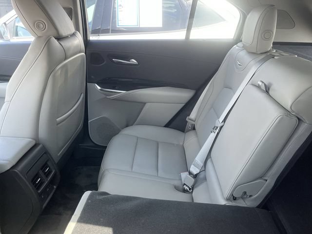 Used 2023 Cadillac XT4 Premium Luxury w/ Technology Package AWD/4WD image 4
