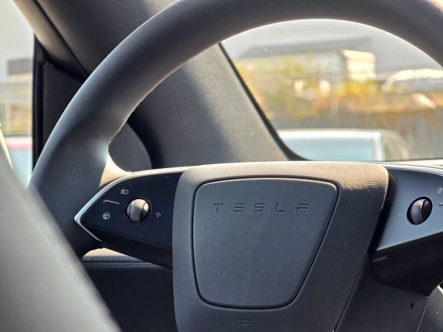 Used 2026 Tesla Model Y AWD image 14