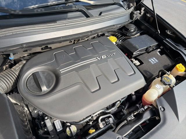 Used 2019 Jeep Cherokee Overland w/ Technology Group image 23